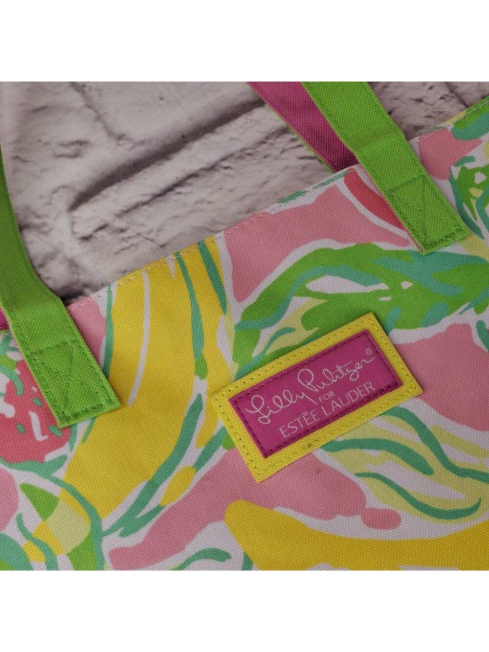 Lilly Pulitzer Estee Lauder Bright Tropical Print Tote Bag With Pink Lining & Du - Picture 4 of 8